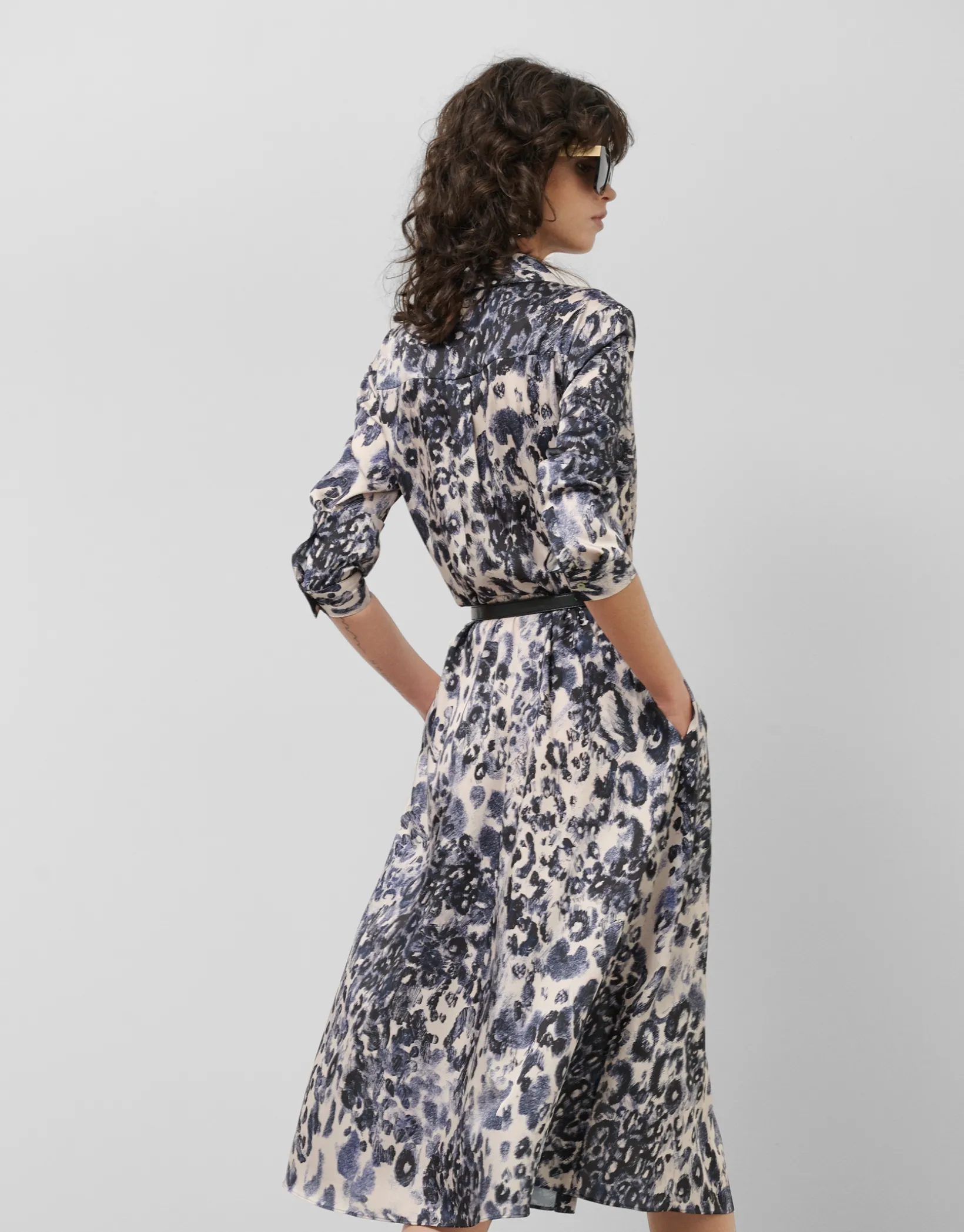 Vestido camisero manga larga animal print azul marino