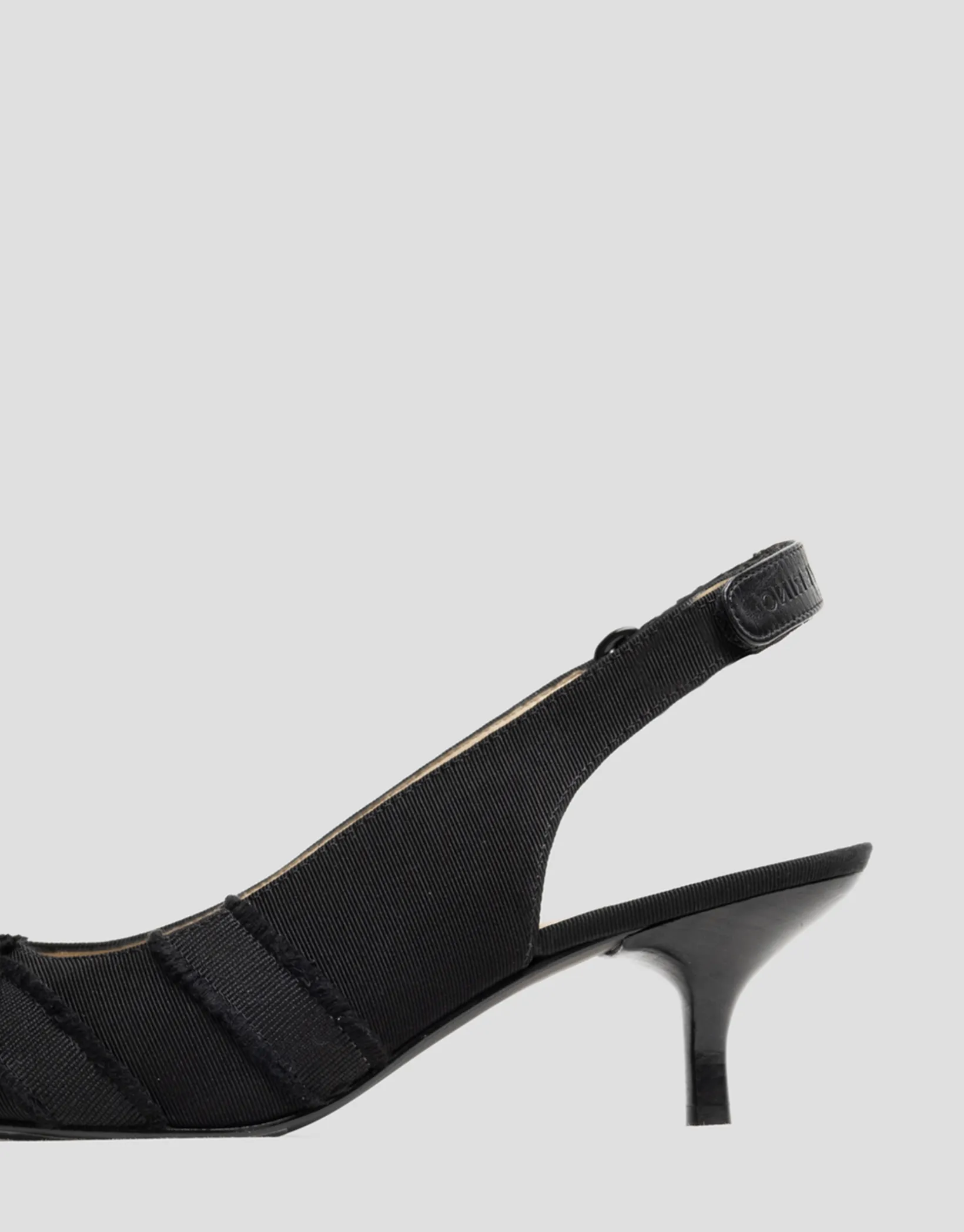 Zapato salón destalonado tejido desflecado negro